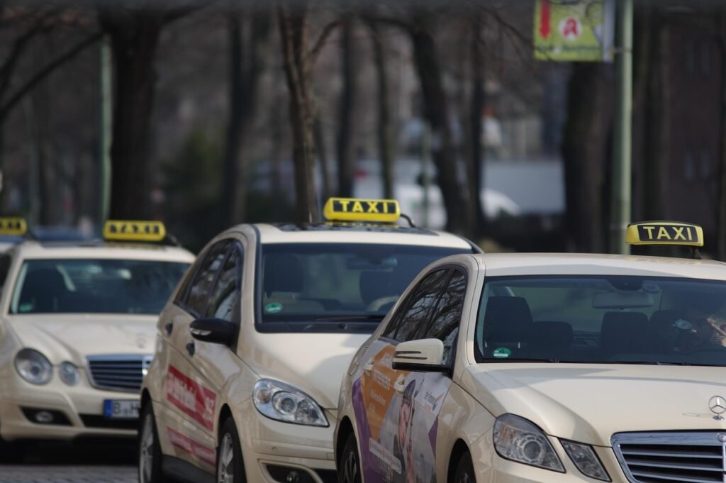 thrissur private taxi
